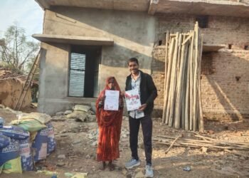 कबीरधाम जिले में सुशासन का एक साल जनादेश  के साथ हितग्राही कर रहे हैं योजनाओं की सराहना