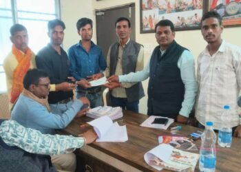 उपमुख्यमंत्री  विजय शर्मा ने कवर्धा विधानसभा के जरूरतमंद नागरिकों को 2 करोड़ 73 लाख 25 हजार 600 रुपये की राशि स्वीकृत कर चेक वितरण किया