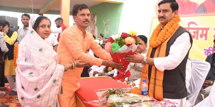 माता राजीम जयंती महोत्सव का भव्य आयोजन अतरिया खुर्द में उमड़ी श्रद्धालुओं की भीड़