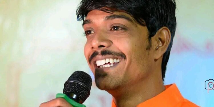 कवर्धा की हाई प्रोफाइल सीट वार्ड नं 08 से शंकर नगर शिक्षक नगर से ब्राह्मण समाज के जिला सहसचिव और भारतीय जनता युवा मोर्चा कवर्धा शहर के पूर्व मंत्री एवं उपाध्यक्ष सौरभ शर्मा ने नगरीय निकाय चुनाव में अपनी मजबूत दावेदारी प्रस्तुत की है