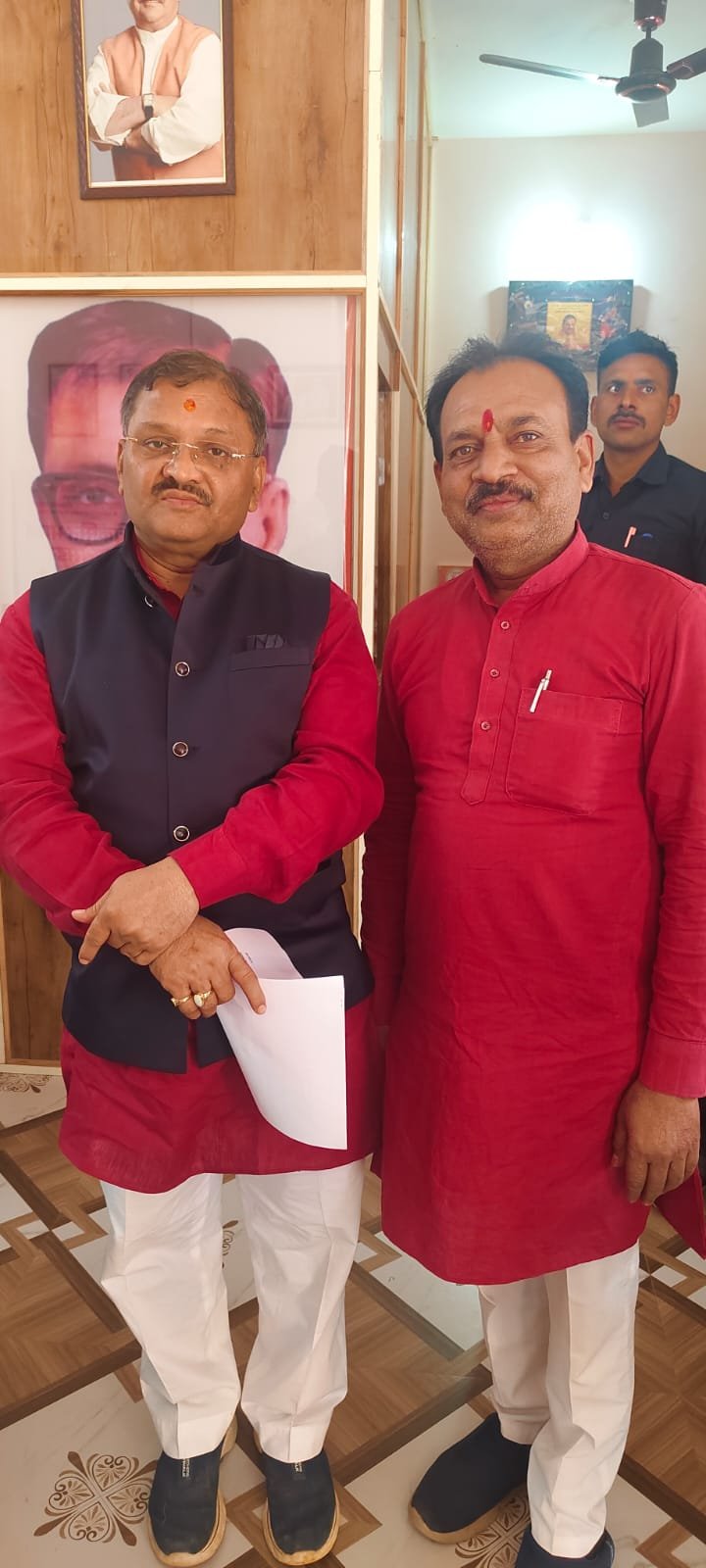 कवर्धा नगर पालिका अध्यक्ष पद के लिए शेरसिंह पाली ने पेश किया दावेदारी सरल स्वभाव के व्यक्तित्व पर भाजपा का उम्मीदवार तय 11 IMG 20250119 WA0004 1