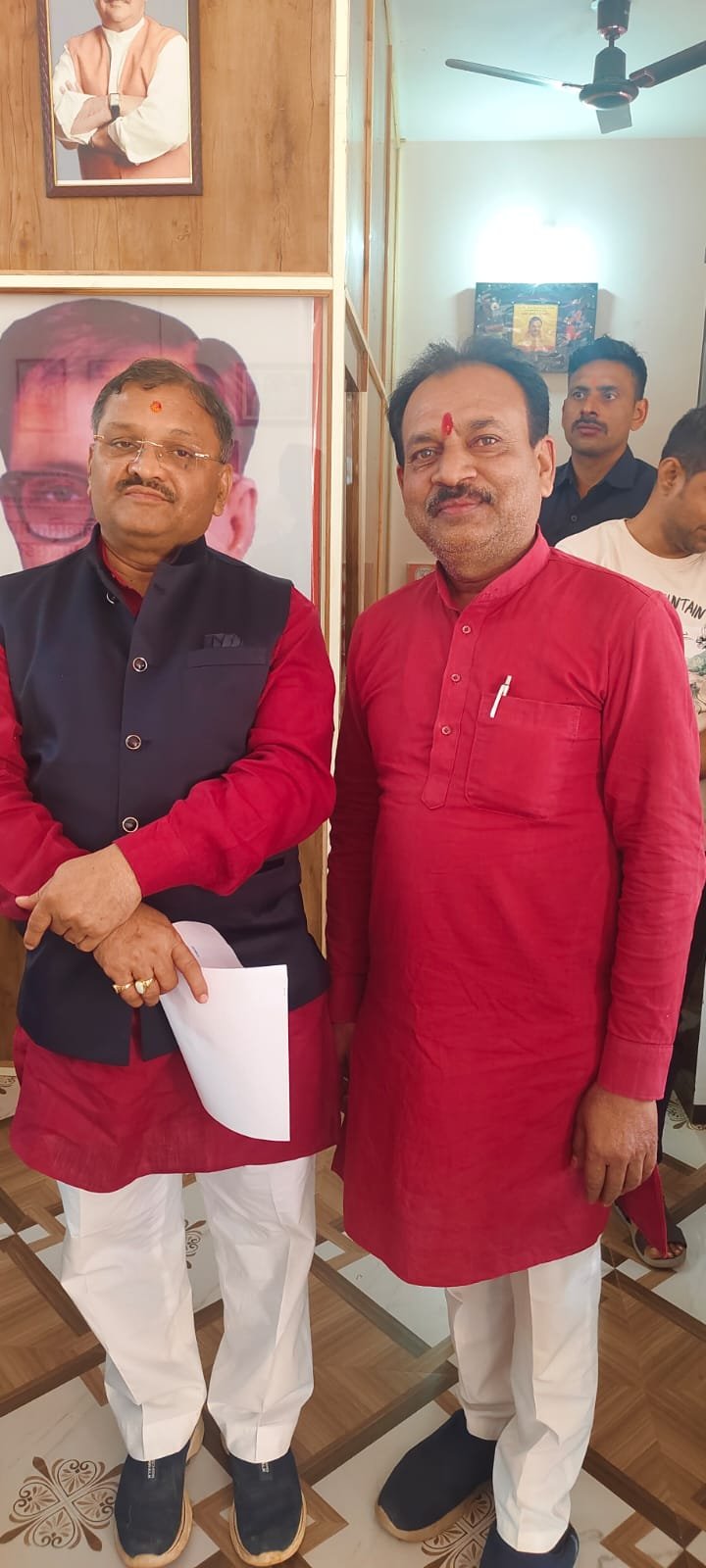 कवर्धा नगर पालिका अध्यक्ष पद के लिए शेरसिंह पाली ने पेश किया दावेदारी सरल स्वभाव के व्यक्तित्व पर भाजपा का उम्मीदवार तय 10 IMG 20250119 WA0005 1