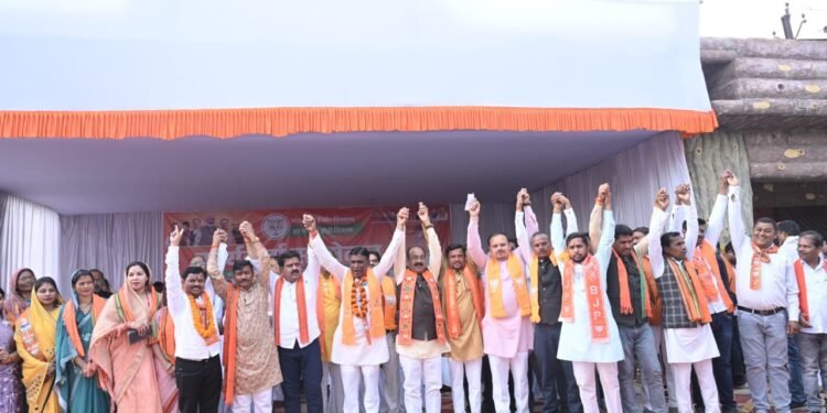 कार्यकर्ता सम्मलेन कर भाजपा ने किया नगरी निकाय चुनाव का शंखनाद