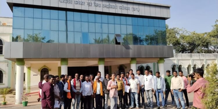 समृद्ध छत्तीसगढ़ किसान संघ की केंद्रीय बजट पर प्रतिक्रिया किसान के लिए कुछ खास नहीं रहा ये बजट - समृद्ध छत्तीसगढ़ किसान संघ 1 समृद्ध छत्तीसगढ़ किसान संघ की केंद्रीय बजट पर प्रतिक्रिया किसान के लिए कुछ खास नहीं रहा ये बजट – समृद्ध छत्तीसगढ़ किसान संघ
