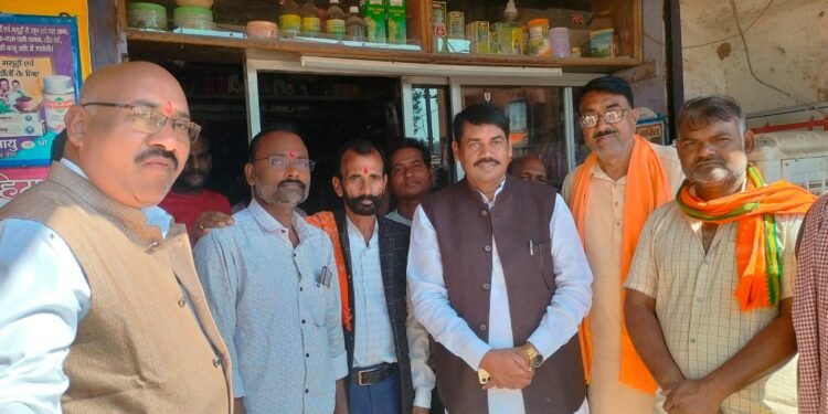 जिला पंचायत क्षेत्र 03 में भाजपा अधिकृत प्रत्याशी रामकुमार भट्ट का जनसंपर्क अभियान, ग्रामीणों से मिला भारी समर्थन 1 जिला पंचायत क्षेत्र 03 में भाजपा अधिकृत प्रत्याशी रामकुमार भट्ट का जनसंपर्क अभियान, ग्रामीणों से मिला भारी समर्थन