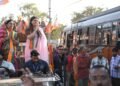 इंदौरी और पंडरिया में भाजपा प्रत्याशियों के रोड शो में शामिल हुईं विधायक भावना बोहरा, कहा ट्रिपल इंजन की सरकार बनाने जनता संकल्पित है।