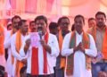 उपमुख्यमंत्री  विजय शर्मा ने भाजपा अधिकृत प्रत्याशी  ईश्वरी साहू के समर्थन में किया जनसंपर्क, क्षेत्रवासियों से मांगी आशीर्वाद।