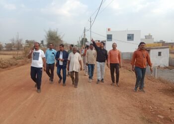 लोहारा बायपास पिलारी नहर से नवीन बाजार तक होने वाले गौरवपथ निर्माण का निरीक्षण किया नगर पालिका अध्यक्ष ने।