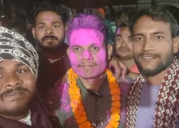 ग्राम पंचायत रैतापारा में शेष नारायण चंद्रवंशी बने सरपंच, गांव में जीत का जश्न।