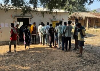 आजादी के बाद पहली बार खूंखार नक्सली नेता हिड़मा के पैतृक गांव पूवर्ती में हुआ मतदान।