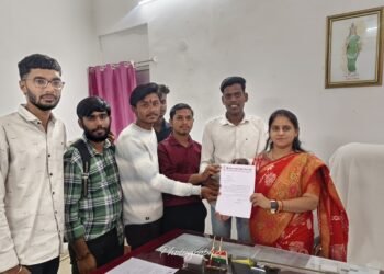 पीजी कॉलेज में जनभागीदारी मत के लाखों रुपए गबन होने के कारण नहीं हो रहा वार्षिकोत्सव समारोह अभाविप ने सौंपा ज्ञापन।