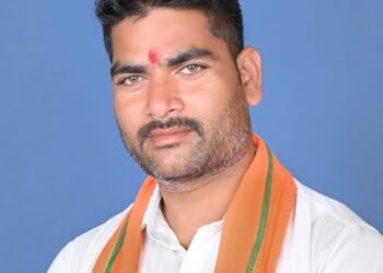 ग्राम राजानवागांव में विकास की मुख्य भूमिका निभाने हेतु सरपंच दावेदार महेंद्र राय मैदान में।