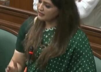 विधायक भावना बोहरा ने पंडरिया विधानसभा में मुख्यमंत्री ग्राम सड़क योजना, स्वास्थ्य सुविधाओं और 15वें वित्त आयोग से जुड़े प्रमुख विषयों पर विधानसभा में उठाया प्रश्न।