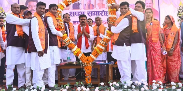 उपमुख्यमंत्री  विजय शर्मा नगर पंचायत सहसपुर लोहारा और बोड़ला नगरीय निकायों के शपथ ग्रहण कार्यक्रम में शामिल हुए।