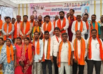 इंदौरी नगर पंचायत की नवनिर्वाचित अध्यक्ष और पार्षदों ने किया शपथ ग्रहण, पंडरिया विधायक भावना बोहरा ने दी बधाई।