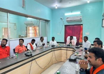 नपाध्यक्ष चंद्रप्रकाश ने पार्षदों के साथ परिचयात्मक बैठक ली।