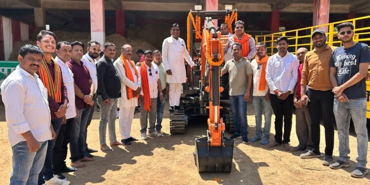 बड़े नाला-नालियों के सफाई मे मिलेगी मदद, नपा ने खरीदी नई एक्सीवेटर नाला मशीन।