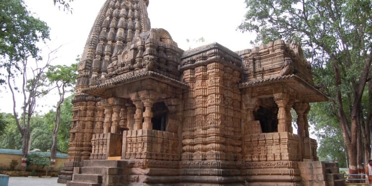 भोरमदेव महोत्सव 26 और 27 मार्च को, तैयारियां शुरू। 1 भोरमदेव महोत्सव 26 और 27 मार्च को, तैयारियां शुरू।