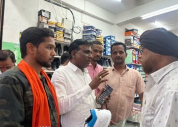 नगर पालिका अध्यक्ष चंद्रप्रकाश ने जोड़ा हाथ-शहर को सुंदर बनाने में आपकी भागीदारी सबसे महत्तवपूर्ण।