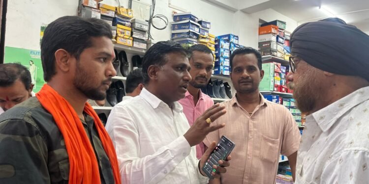 नगर पालिका अध्यक्ष चंद्रप्रकाश ने जोड़ा हाथ-शहर को सुंदर बनाने में आपकी भागीदारी सबसे महत्तवपूर्ण।