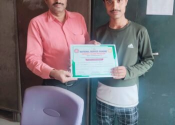 “एनएसएस स्वयंसेवक हुए सम्मानित”।