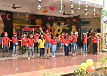 ” गुरुकुल में किड्स कैंप का भव्य समापन “।