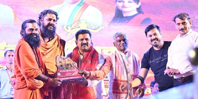 भोरमदेव महोत्सव 2025: लोकसंस्कृति, संगीत और नृत्य के रंग में सराबोर हुआ समापन समारोह।