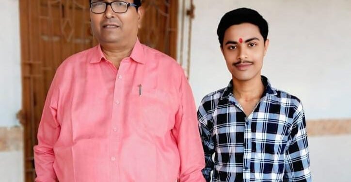 मारवाड़ी कॉलेज के प्राचार्य से मिलकर अपनी मांगे रखी। 1 मारवाड़ी कॉलेज के प्राचार्य से मिलकर अपनी मांगे रखी।