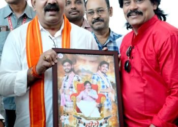 कबीरधाम: “हीरो छत्तीसगढ़िया” फिल्म का पोस्टर विमोचन, डिप्टी CM विजय शर्मा की उपस्थिति में।