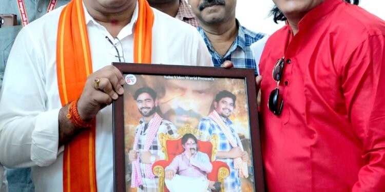 कबीरधाम: “हीरो छत्तीसगढ़िया” फिल्म का पोस्टर विमोचन, डिप्टी CM विजय शर्मा की उपस्थिति में।