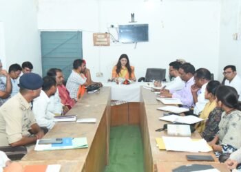 समीक्षा बैठक में विधायक भावना बोहरा ने अधोसंरचना निर्माण और विकास कार्यों को गुणवत्तापूर्ण एवं तय समय पर पूर्ण करने दिए निर्देश।