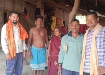 प्रधानमंत्री आवास योजना के तहत ‘मोर दुआर, साय सरकार’ अभियान में जनपद सदस्य दिनेश विश्वकर्मा की सक्रिय भागीदारी।