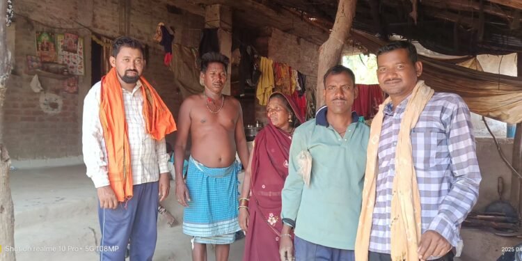 प्रधानमंत्री आवास योजना के तहत ‘मोर दुआर, साय सरकार’ अभियान में जनपद सदस्य दिनेश विश्वकर्मा की सक्रिय भागीदारी।