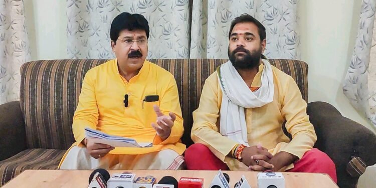 नकली शंकराचार्य पर रोकथाम के लिए कड़े कानून बनाए जाए : आदित्यवाहिनी।