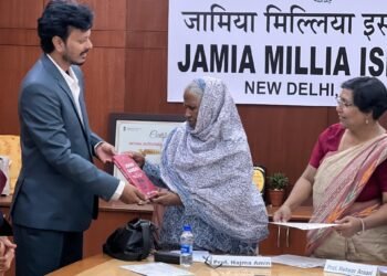 “अमीर हाशमी ने जामिया विश्वविद्यालय के अंतरराष्ट्रीय सम्मेलन में सीएसआर और राष्ट्रीय शिक्षा नीति पर किया विमर्श”।