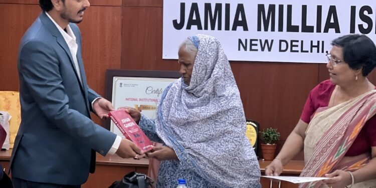 “अमीर हाशमी ने जामिया विश्वविद्यालय के अंतरराष्ट्रीय सम्मेलन में सीएसआर और राष्ट्रीय शिक्षा नीति पर किया विमर्श”।