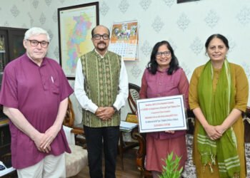 रायपुर : मधुमेह बीमारी के प्रति जागरूकता अभियान को राज्यपाल रमेन  डेका ने दिखाई हरी झंडी।