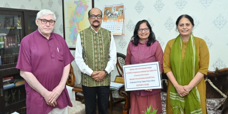रायपुर : मधुमेह बीमारी के प्रति जागरूकता अभियान को राज्यपाल रमेन  डेका ने दिखाई हरी झंडी।