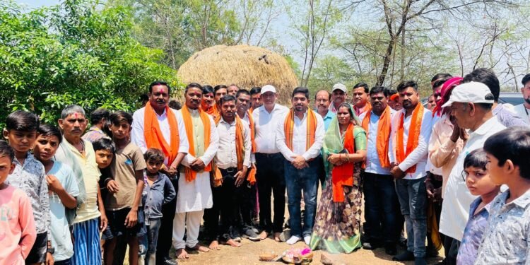 जिला पंचायत सभापति डॉ़ वीरेन्द्र साहू ने रखी 43.45 लाख विकास एवं निर्माण कार्यो की नींव।