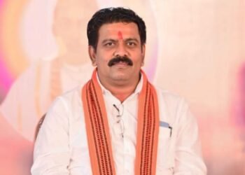 उपमुख्यमंत्री विजय शर्मा के प्रयासों से सुक्कल बैगा की पत्नी को मिली एक लाख रूपए की सहायता।