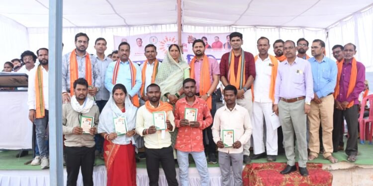 राज्य सरकार की योजनाएं अंतिम व्यक्ति तक पहुंचें – जिला पंचायत अध्यक्ष ईश्वरी साहू”।