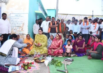 पंडरिया विधायक भावना बोहरा ने ग्राम कुम्ही, बोड़तरा खुर्द और छीतापार कला में 70 लाख रुपए से अधिक के अधोसंरचना निर्माण एवं विकास कार्यों का किया भूमिपूजन।