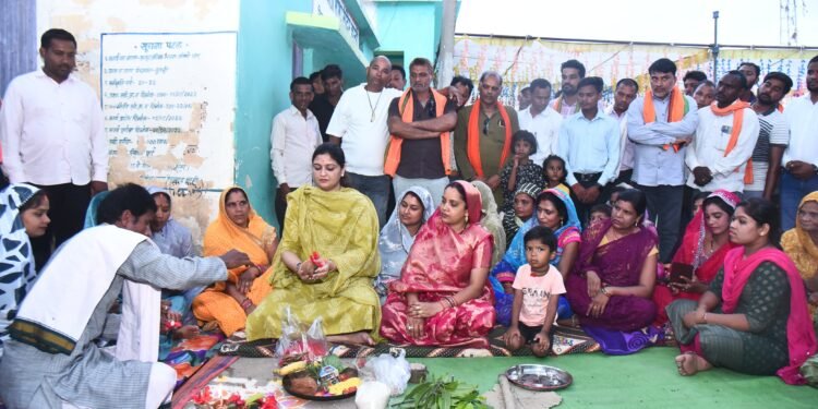 पंडरिया विधायक भावना बोहरा ने ग्राम कुम्ही, बोड़तरा खुर्द और छीतापार कला में 70 लाख रुपए से अधिक के अधोसंरचना निर्माण एवं विकास कार्यों का किया भूमिपूजन।