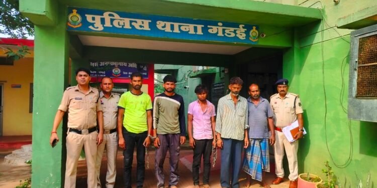 ग्राम पंचायत नादिया के आश्रित ग्राम बसावर में दिन रविवार को ग्राम बसावर से गौ तस्करों द्वारा 80 नग गाय , बैल और छोटे-छोटे बछड़े को एकत्रित करके उन्हें गौ तस्करों द्वारा M.P. ( मध्य प्रदेश ) बूचड़खाने ले जाया जा रहा था।