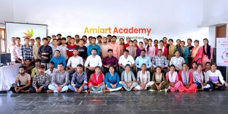 कबीर आश्रम सकरी में एक दिवसीय ग्राफिक डिजाइन कार्यशाला का आयोजन किया गया। 1 कबीर आश्रम सकरी में एक दिवसीय ग्राफिक डिजाइन कार्यशाला का आयोजन किया गया।