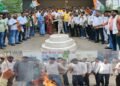 कांग्रेसियों ने फूंका मध्यप्रदेश सरकार के मंत्री विजय शाह का पुतला।