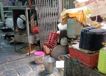 एक बार फिर न्यू कल्पना रेस्टोरेंट की गंदगी उजागर, खाद्य सुरक्षा टीम ने ठोका जुर्माना।