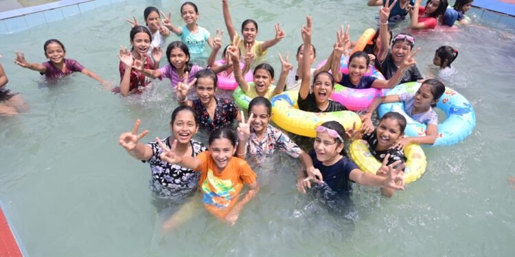 गुरुकुल समर कैंप के चतुर्थ दिवस में कौशल आधारित गतिविधियाँ सम्पन्न।