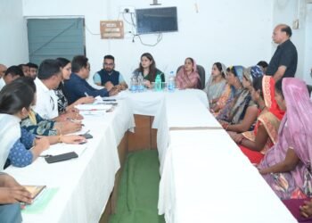 समीक्षा बैठक में पंडरिया विधायक भावना बोहरा ने जनपद पंचायत पंडरिया अंतर्गत अधोसंरचना निर्माण एवं विकास कार्यों की समीक्षा की