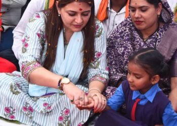 ग्राम महली में शाला प्रवेशोत्सव में शामिल हुईं पंडरिया विधायक भावना बोहरा, विद्यार्थियों की सुविधा हेतु शाला भवन एवं अतिरिक्त कक्ष का किया भूमिपूजन